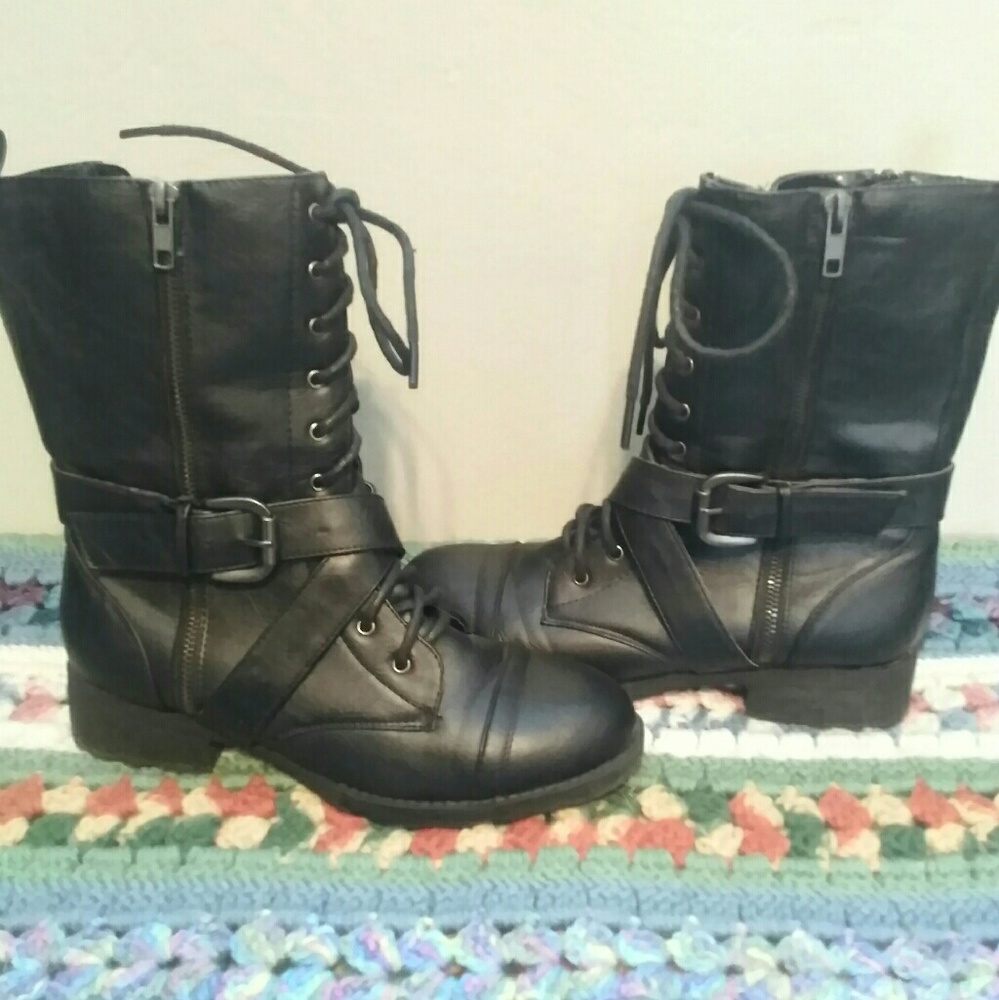 Moto style boots, by Bongo. Worn twice EUC
